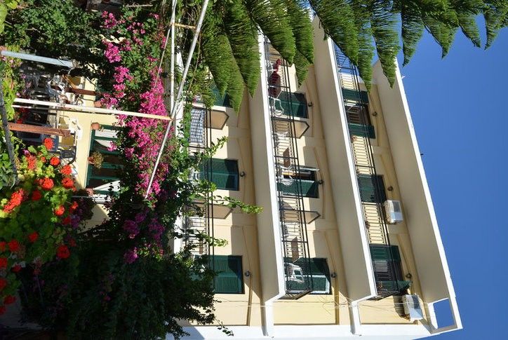 Niki Hotel Samos Town Bagian luar foto