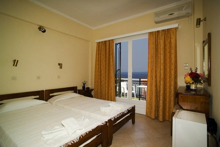 Niki Hotel Samos Town Bagian luar foto