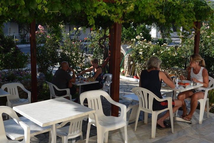 Niki Hotel Samos Town Bagian luar foto